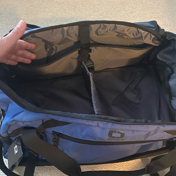 OGIO Motion Duffel- NWT - Picture 4 of 7